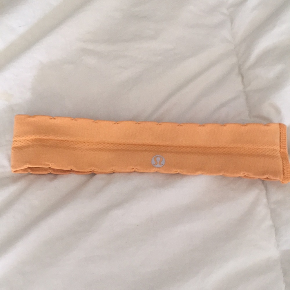 Lululemon swiftly headband